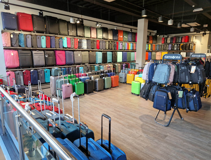 <h2>Largest Bag and Suitcase Store in the Netherlands</h2>