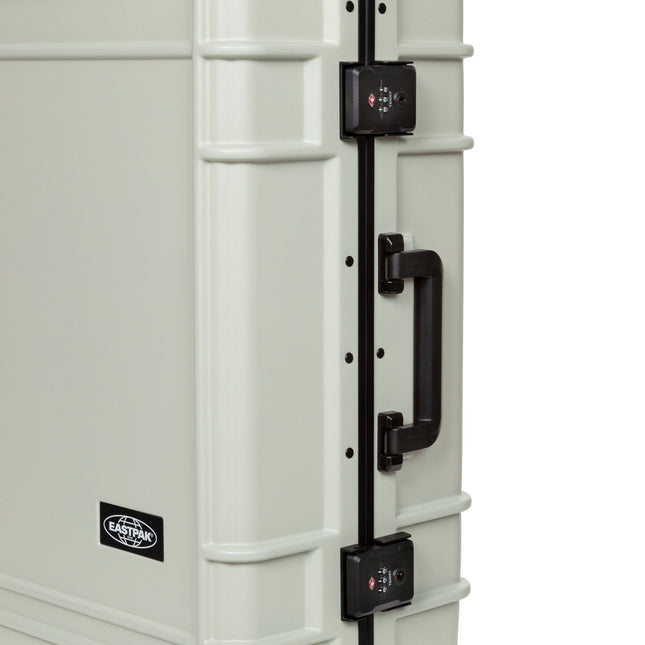 Eastpak Resist'R Case L Sand 78 Large